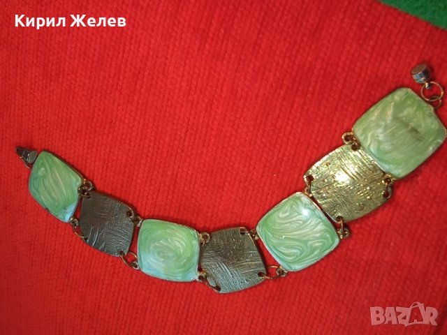 ЕФЕКТНА ЗЛАТИСТА с ЕМАЙЛ-ЛАК ВИНТИДЖ ГРИВНА от НЕРЪЖДАЕМА СТОМАНА с МАГНИТНА ЗАКОПЧАЛКА 11872, снимка 2 - Гривни - 41761560