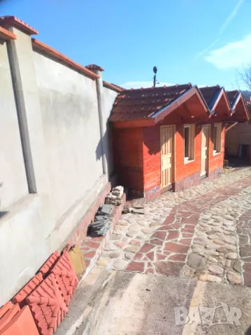 Продавам УПИ ведно с 4 сгради ,оранжерия и 3 постройки, снимка 14 - Къщи - 48961270