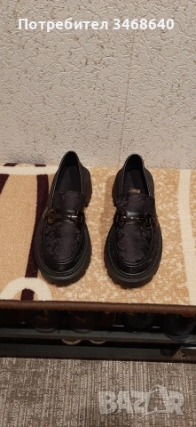 Продавам женски обувки 