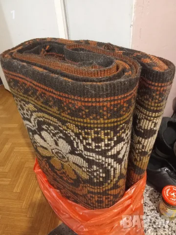 Жакардов килим.