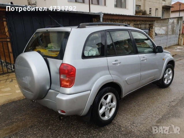 Toyota Rav4 в отлично техническо състояние, снимка 3 - Автомобили и джипове - 53401657