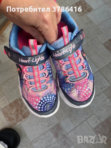 Детски маратонки Skechers heart lights , снимка 3 - Детски маратонки - 52019562