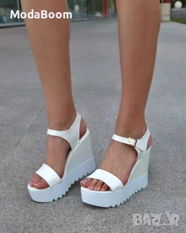 Сандали на платформа - Лак, снимка 4 - Сандали - 48123589