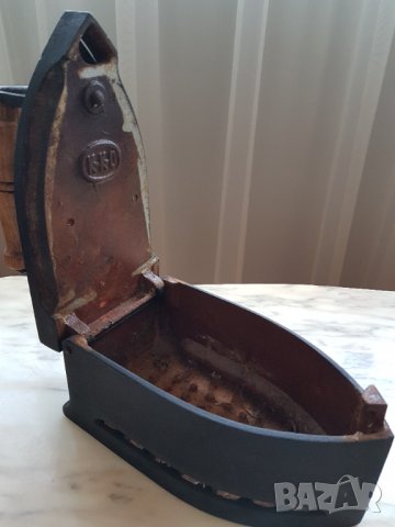 Рядък модел ютия на жар, снимка 8 - Антикварни и старинни предмети - 35977273