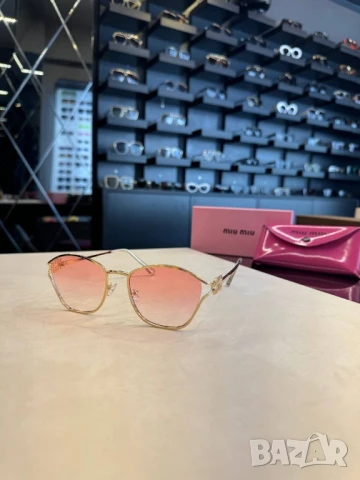 очила с черен обикновен калъф и ув защита prada miu miu , снимка 2 - Слънчеви и диоптрични очила - 51008683