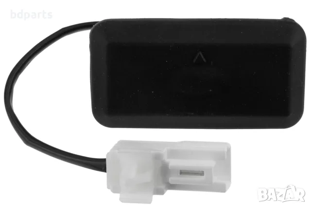 Бутон за отваряне на багажник, Hyundai i40, Elantra, снимка 3 - Части - 56144410