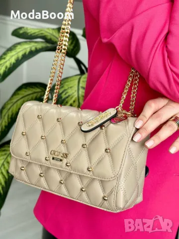 Guess дамски чанти Различни цветове 