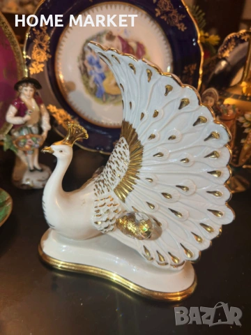 Capodimonte Italy  Circa 1980 Porcelain Peacock Figurine W/ Colorful Crystal Accents “Паунът” , снимка 4 - Антикварни и старинни предмети - 53020926