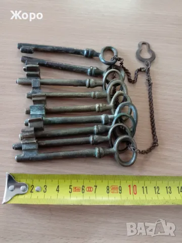 старинни бронзови ключове ключета, снимка 5 - Антикварни и старинни предмети - 47914242