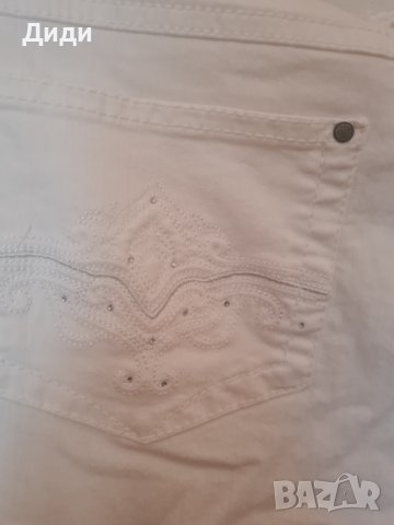 Бял дънков панталон , снимка 1 - Панталони - 41042035