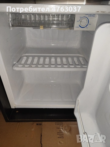 мини бар хладилник Samsung, снимка 4 - Хладилници - 53828230