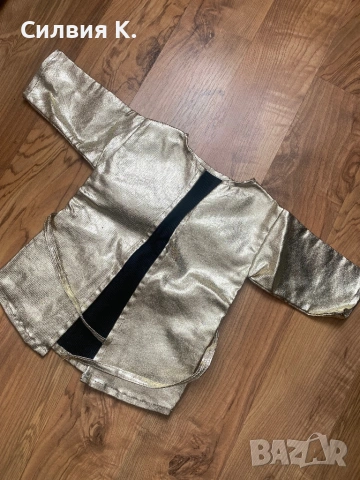 Златен кардиган 