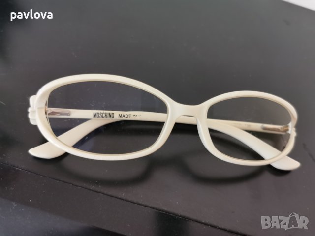 Марка MOSCHINO бели рамки за очила
