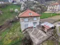 Продавам Къща на два етажа двор , снимка 1
