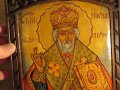 † Стара православна ръчно рисувана икона Свети Николай Чудотворец  и дърворезба с флорални мотиви.