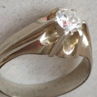 Златен 18к пръстен с Брилянт 0.65 карата/бяло злато диамант/, снимка 2 - Пръстени - 42481155