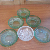 Стъклени чинийки цветно зелено стъкло, снимка 2 - Антикварни и старинни предмети - 36502212