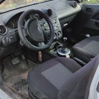 Ford Fiesta 1.4 TDCI Автоматик На ЧаСтИ, снимка 4 - Автомобили и джипове - 39392821