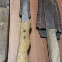 Стари  ковани  ножове, снимка 2 - Други ценни предмети - 36194017