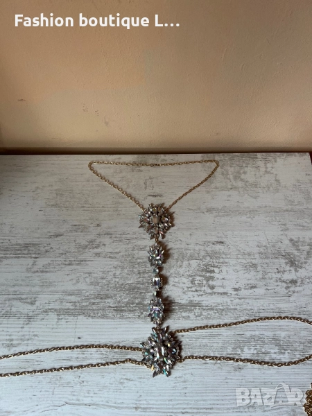 Бижу за цялото тяло с цветни камъчета които минават през гърдите и златен синджир за врата и талията, снимка 1