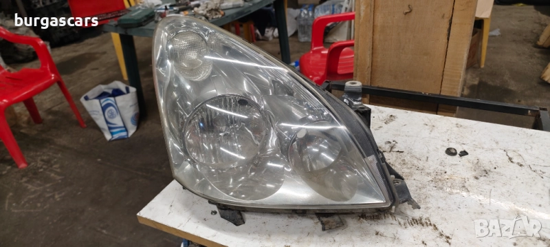 Фар десен Toyota Corolla Verso 2005 - 130лв, снимка 1