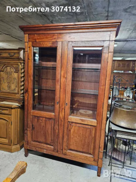 Витрина библиотека изработена изцяло от масив, снимка 1