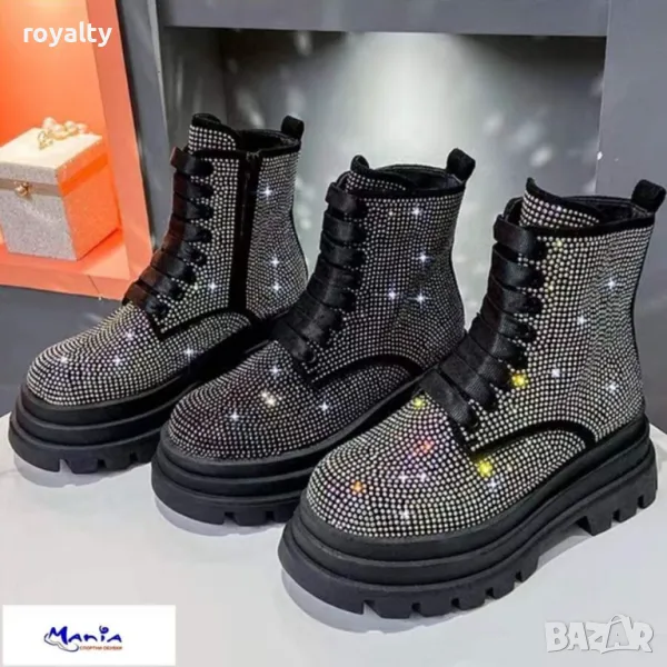 Дамски боти с блестящи камъчета, снимка 1