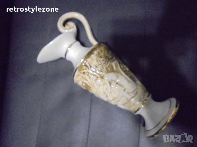 № 8365 Стара декоративна порцеланова кана R. Capodimonte    , снимка 3 - Други ценни предмети - 52418200