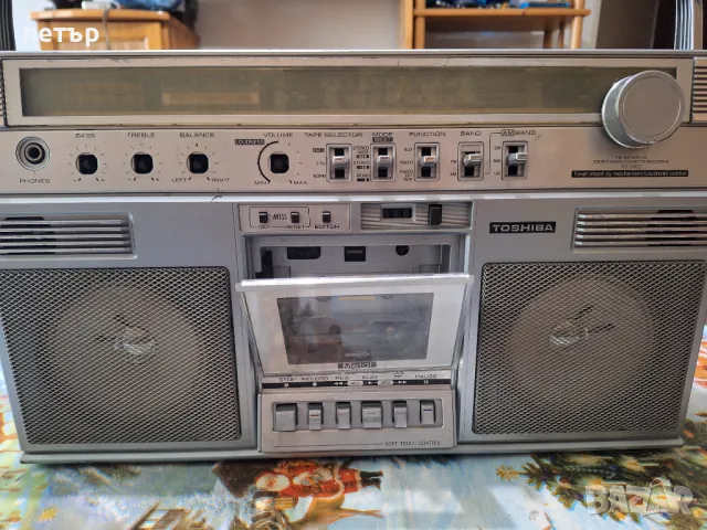 Касетофон Тошиба S802, снимка 3 - Радиокасетофони, транзистори - 49024143