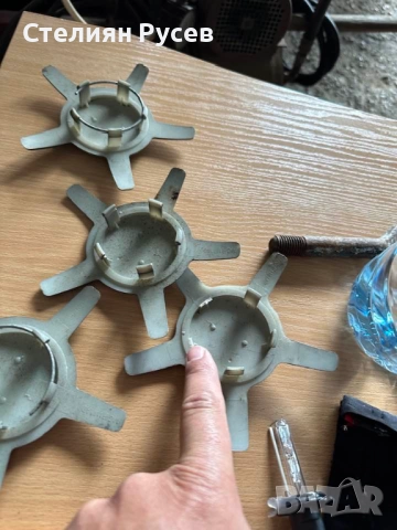 капачки за джанти за ауди audi цена 15 лв  или 7,67 евро  за 4 бр на снимките се вижда едната е без , снимка 3 - Аксесоари и консумативи - 52038972