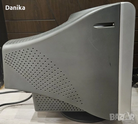 Ретро 17" Монитор KSA 785S плосък кинескоп CRT, снимка 4 - Монитори - 51946791