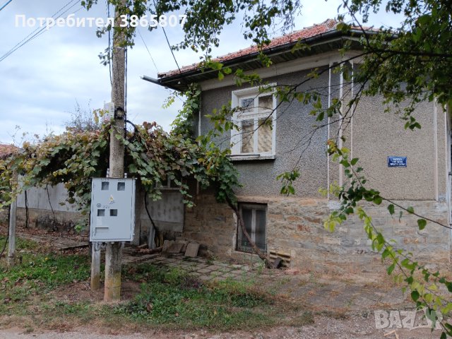 Къща с двор с.Сенник, Севлиево, снимка 1 - Къщи - 42522406