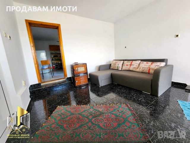 Продавам къща с два парцела, снимка 2 - Къщи - 51895155