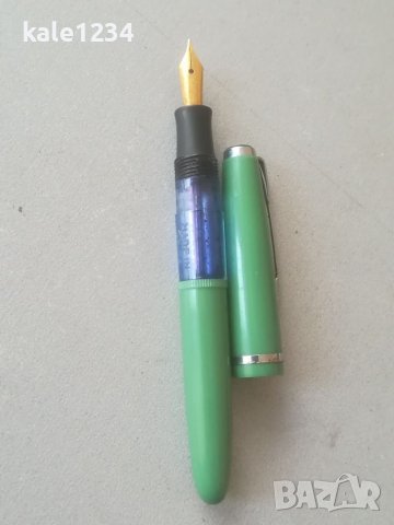 Стара писалка. Малка. Китайска. Vintage. Made in CINA. Позлатено перо 