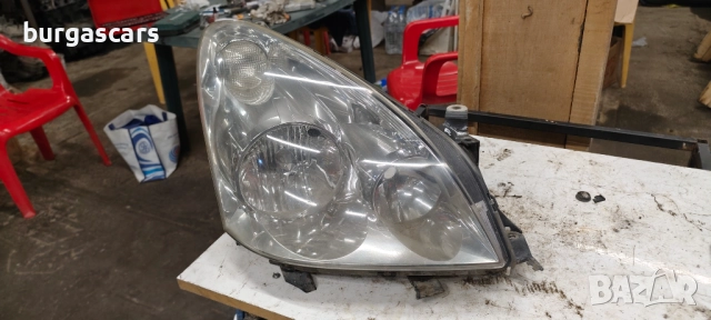 Фар десен Toyota Corolla Verso 2005 - 130лв