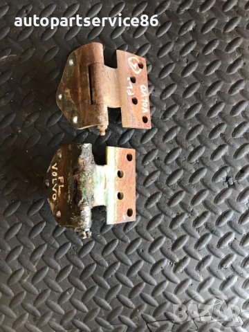 Комплект врата с панти предна лява горна и долна за Volvo FL6 (1994-2001), снимка 2 - Части - 53833607