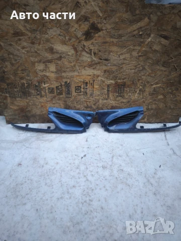 Предна лява,дясна решетка Рено сценик 2.0 113кс 98г Renault scenic 2.0 113hp 1998