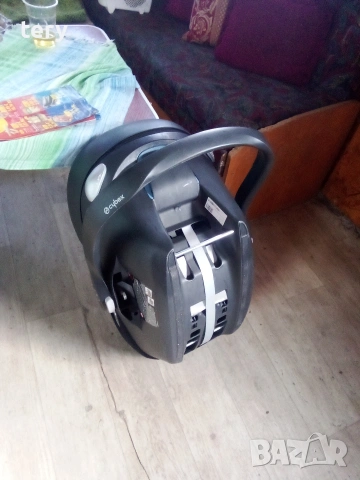 Продавам детско столче за кола кожа 