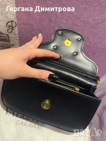 Valentino Garavani – черна чанта, снимка 4 - Чанти - 53222396