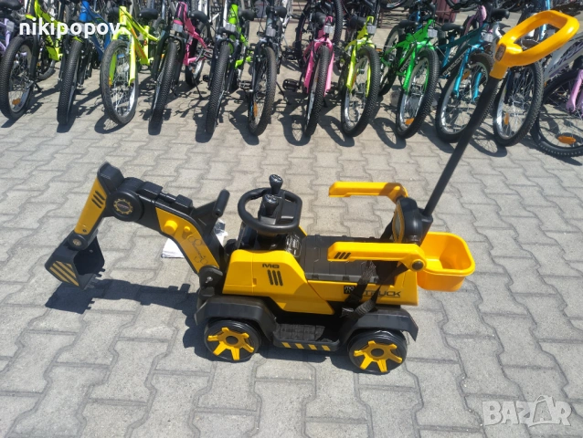 US Акумулаторен детски багер BUMBLEBEE, снимка 3 - Детски велосипеди, триколки и коли - 53569142