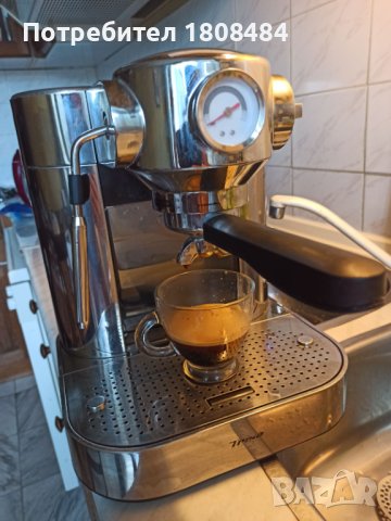 Кафемашина Триза иноксова с ръкохватка с крема диск, работи перфектно и прави страхотно кафе , снимка 3 - Кафемашини - 41754157