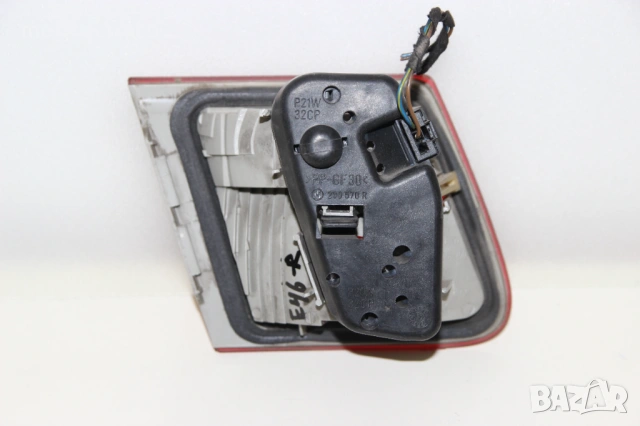 Десен вътрешен стоп BMW E46 комби Serie 3 (1998-2005г.) 63218368760 десен стоп заден капак, снимка 2 - Части - 53852043