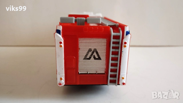 Iveco Magirus RW Feuerwehr Bburago - Мащаб 1:50, снимка 4 - Колекции - 53768678