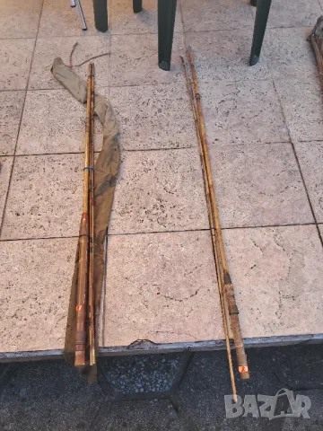 много стари мухарки и др. ,лепен бамбук ,дървени други риболовни пръти, снимка 6 - Колекции - 48023546
