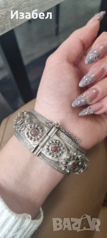 Страринна сребърна гривна