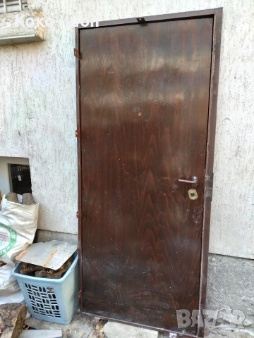 Тапицирани Дървени-Желязни Врати-Маси- Решетки идр.