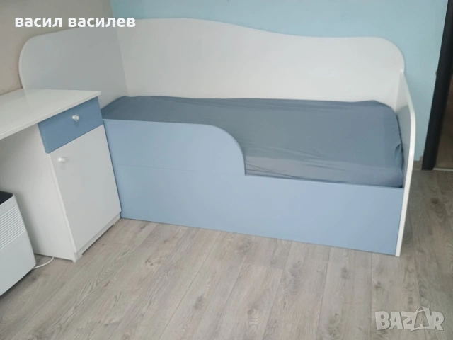 детско легло и бюро, снимка 3 - Мебели за детската стая - 53210937