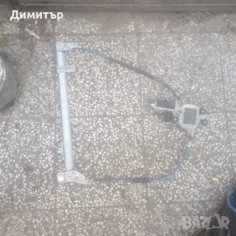 Стъкло повдигач Преден Ляв За Ланча Ипсилон 2000г / Lancia Y 2000y, снимка 2 - Части - 50427109