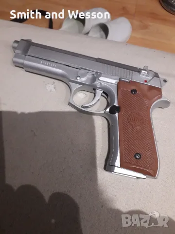 Airsoft Beretta 92 ,6mm caliber .Мощност - 0,6джаула 