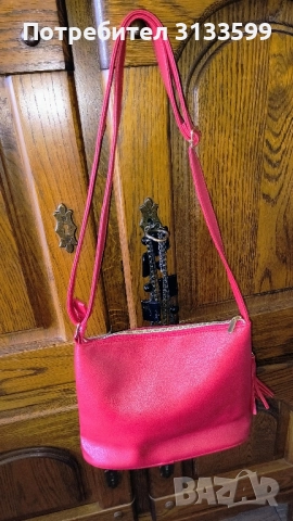 Червена дамска чанта , снимка 2 - Чанти - 51473597